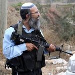 pemukim israel menyerang palestina