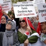 Pawai Anti LGBT di Istanbul Turki