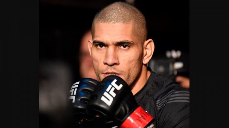 Alex Pereira Mualaf