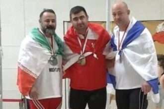 Atlet Angkat Berat Iran