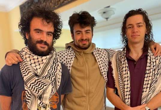 Pemuda Palestina Keffiyeh
