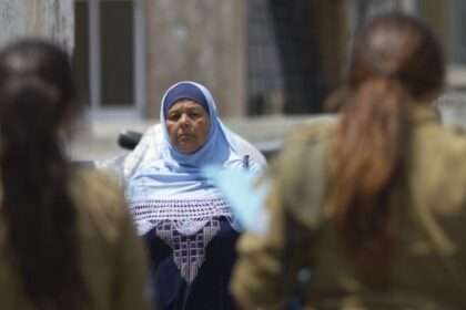 Perempuan Wanita Muslimah Palestina di Jalur Gaza