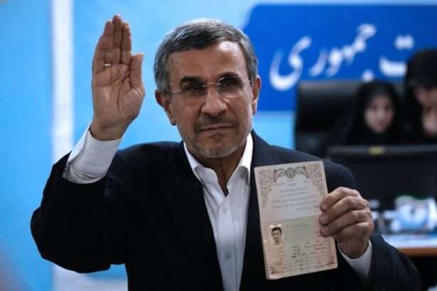 Mantan Presiden Iran Mahmoud Ahmadinejad Daftar Capres 2024