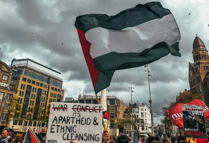 Demonstrasi Pro Palestina Bendera di Amsterdam pada Mei 22 2021