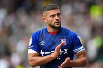 Pesepakbola Muslim Ipswich Town Sam Morsy menolak memakai ban lengan LGBT