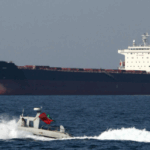 Kapal tanker pembawa minyak di selat Hormuz