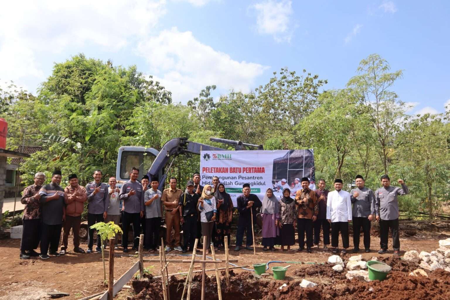 Peletakan batu pertama Pondok Hidayatullah