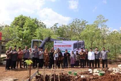 Peletakan batu pertama Pondok Hidayatullah