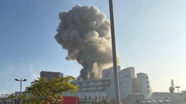 Rumah Sakit Soroka terkena serangan rudal Iran
