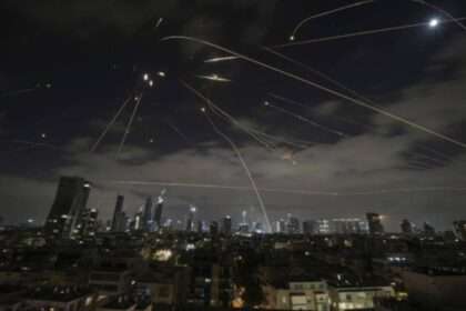 Serangan rudal Iran di Tel Aviv Israel