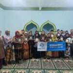 Gandeng YAWASH, Mahasiswa STAIL Bagikan Al-Quran dan Iqro untuk Mualaf Lansia di Lereng Merapi