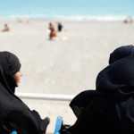 muslimah Hijab burkini di pantai