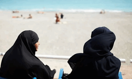 muslimah Hijab burkini di pantai