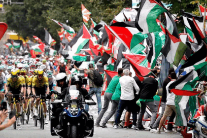 aksi demonstrasi pro Palestina di kompetisi balap Spanish Vuelta