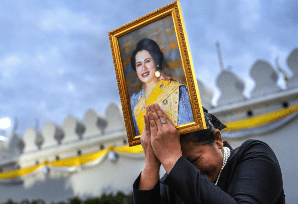 Ratu Sirikit ibu suri Thailand