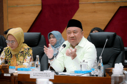 Lalu Hardian Irfani dari Komisi X sebut setiap sekolah harus punya psikolog profesional