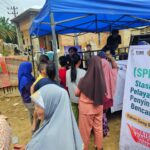 Terobos Jalan Lumpur Demi Hadirkan Santapan Hangat untuk Warga Terdampak Banjir di Tamiang Hulu